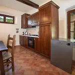 Scappo In Umbria, La Dolce Godera