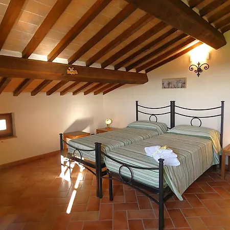 Scappo In Umbria, La Dolce Godera Villa *