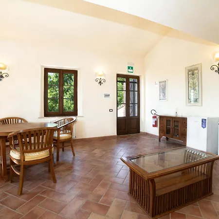 Villa Scappo In Umbria, La Dolce Godera Lugnano in Teverina