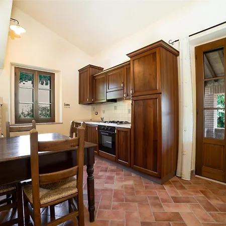 Scappo In Umbria, La Dolce Godera Willa